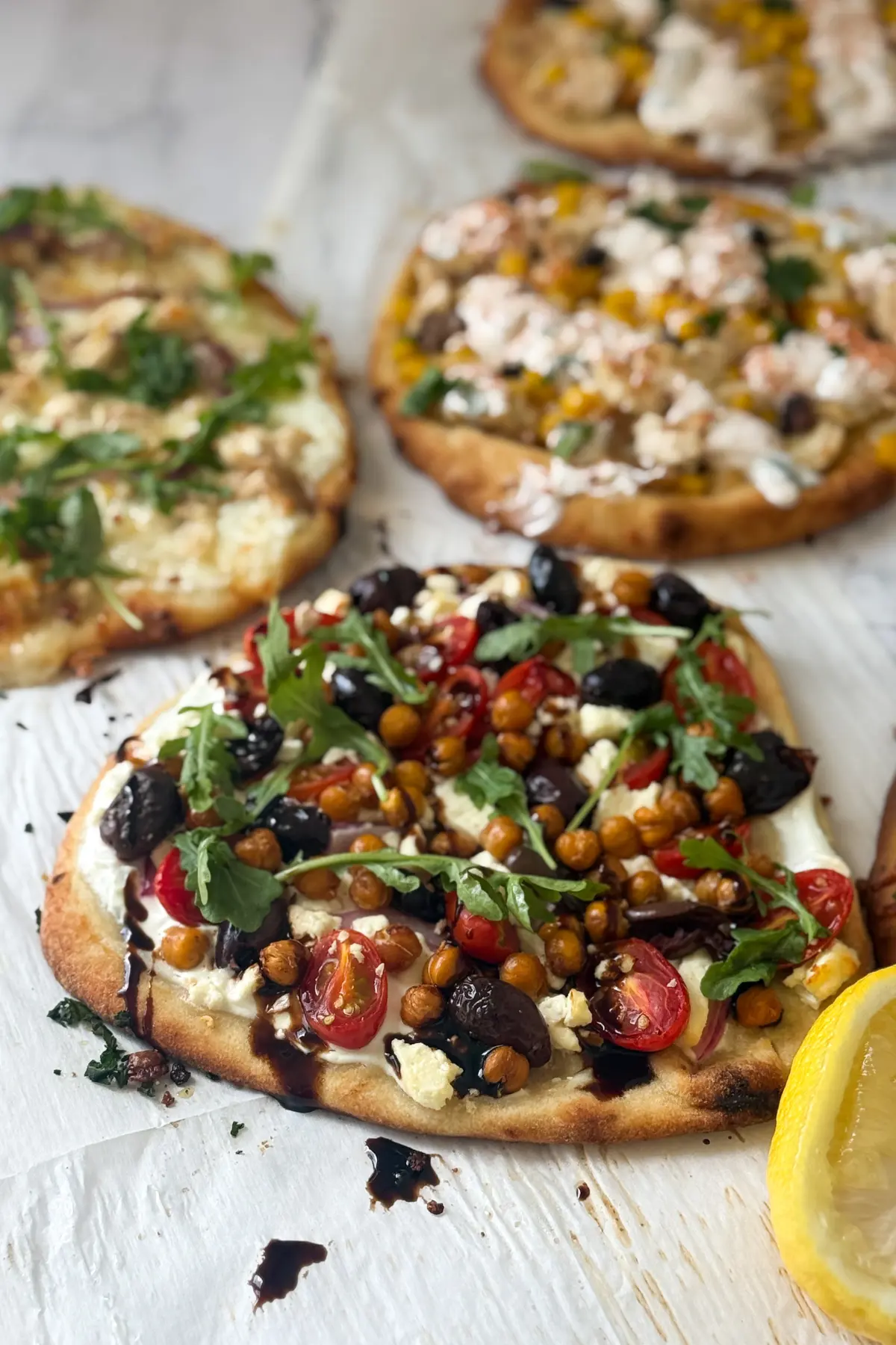 5+ High Protein Flatbread Pizzas {Easy Dinners}